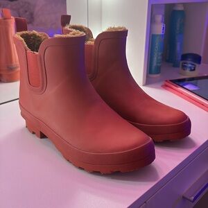 BRAND NEW CHOOKA RAIN/SNOW BOOTS